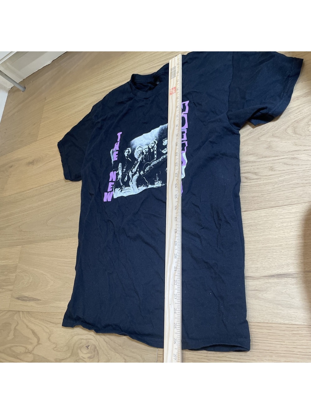 Adult black Tee – Size L - Picture 6 of 8